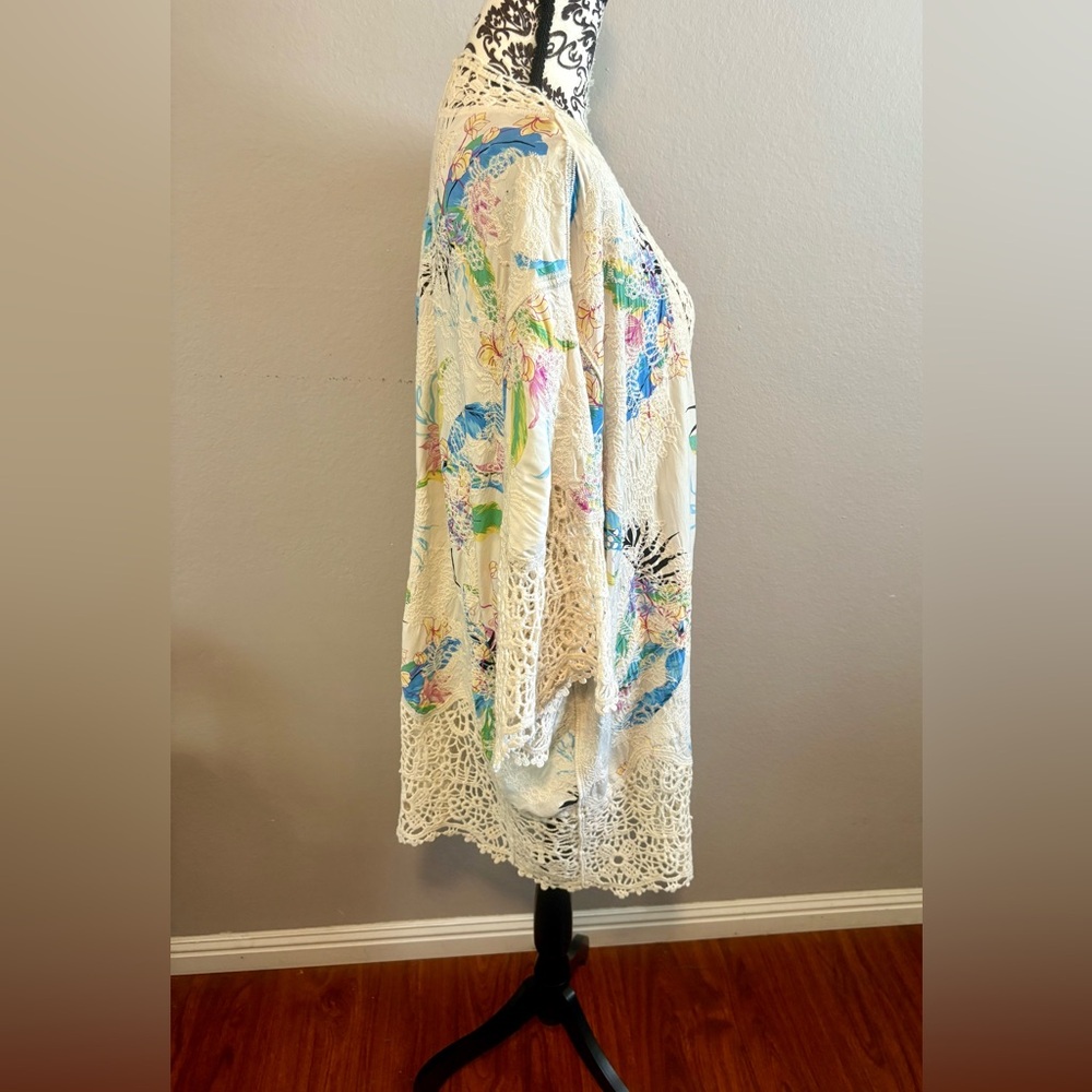 SPIAGGIA DOLCE Floral Embroidered Crochet Kimono Cardigan - Picture 4 of 6